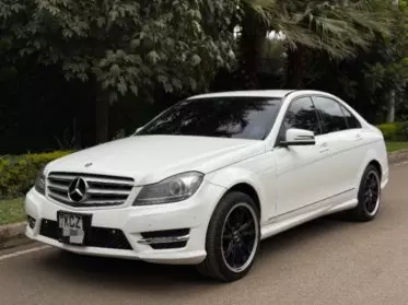 Mercedes-Benz C200