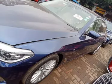 BMW 523