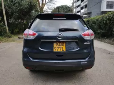 Nissan X-TRAIL