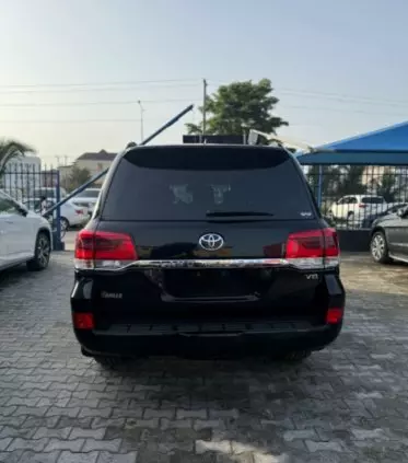 Toyota Landcruiser  V8