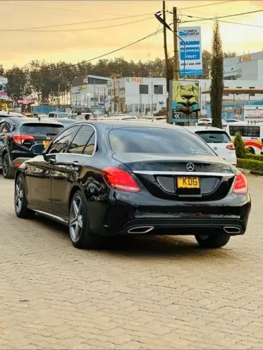Mercedes-Benz C 180