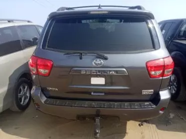 Toyota Sequoia