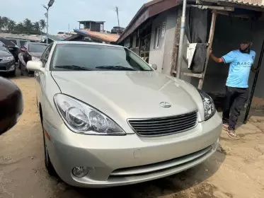 Lexus ES 300