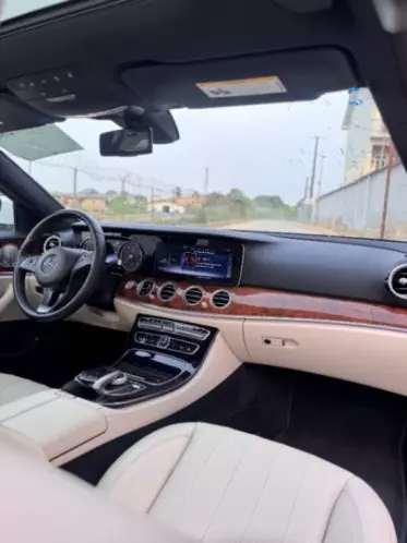Mercedes-Benz E 300