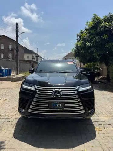 Lexus LX 600