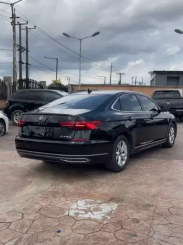 VOLKSWAGEN polo sedadan trend  ba ess