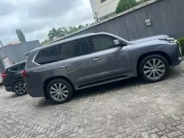 Lexus LX 570