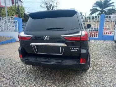 Lexus LX 570