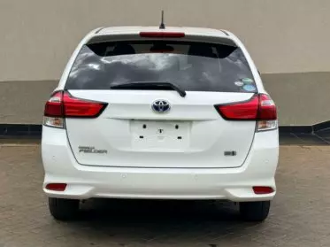 Toyota Fielder hybrid