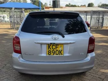 Toyota Fielder 