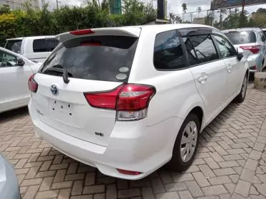 Toyota Fielder hybrid 