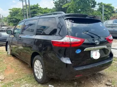 Toyota Sienna