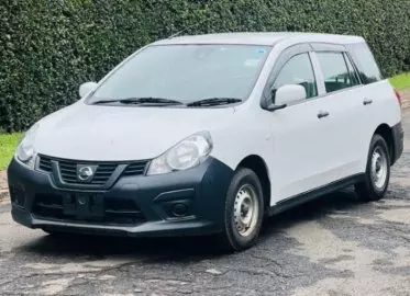 Nissan Advan 