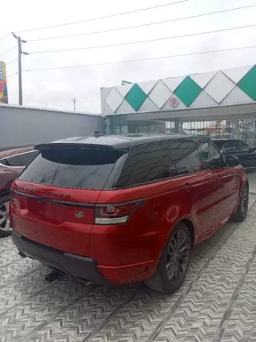 Land Rover RANGE ROVER SPORT HST 