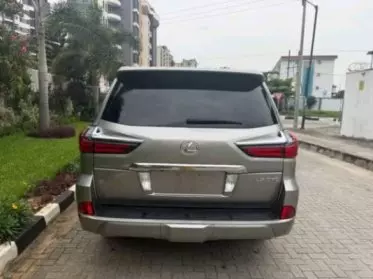 Lexus LX 570