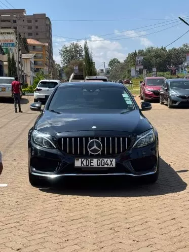 Mercedes-Benz C200