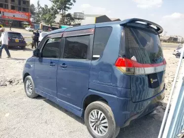 SUZUKI Solio