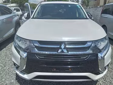 Mitsubishi Outlander hybrid 