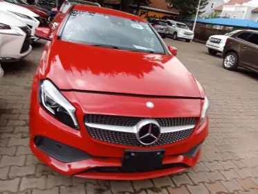 Mercedes-Benz A 180