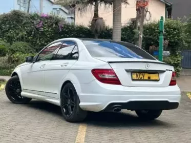 Mercedes-Benz C200