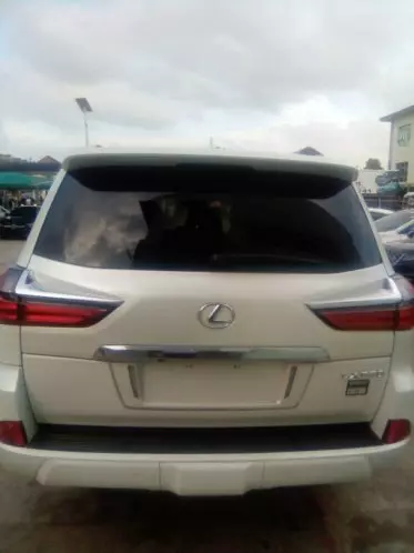 Lexus LX 570