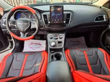 Chrysler 200