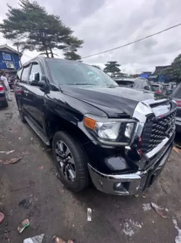 Toyota Sequoia