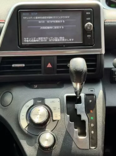 Toyota Sienta Hybrid