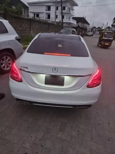Mercedes-Benz C 300