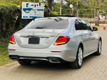 Mercedes-Benz E250