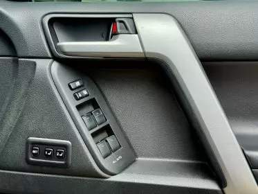 Toyota Land Cruiser Prado VX.L