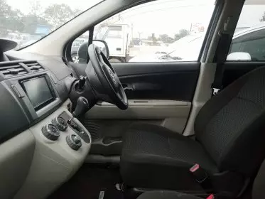 Toyota Passo Sette