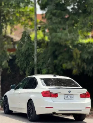 BMW 320i
