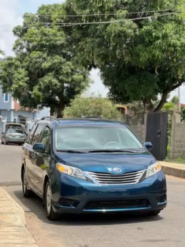 Toyota Sienna