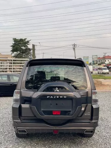 Mitsubishi Pajero GLS
