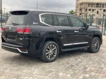 Toyota Landcruiser  V8