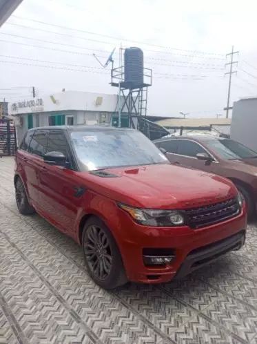 Land Rover RANGE ROVER SPORT HST 