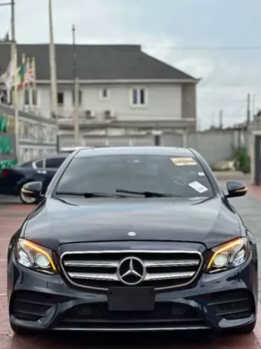 Mercedes-Benz E 300