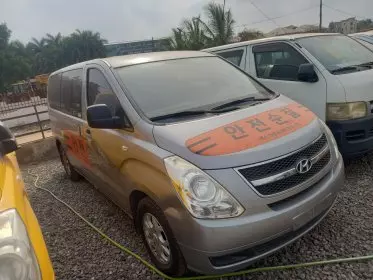 Hyundai H-1 Starex