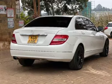 Mercedes-Benz C200
