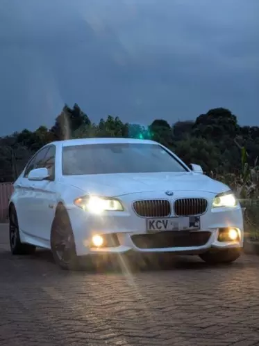 BMW 523I