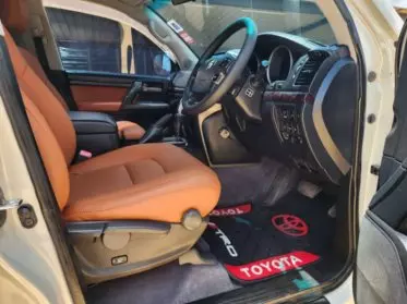 Toyota Land Cruiser V8