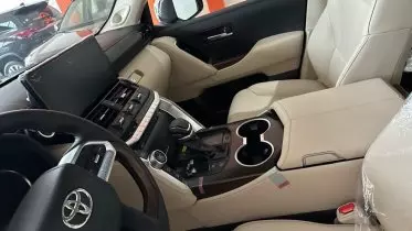 Toyota LAND CRUISER 300 LC300