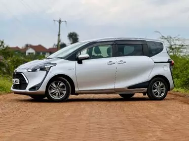 Toyota Sienta Hybrid