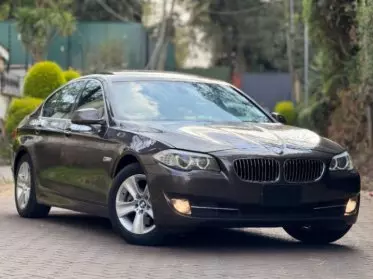BMW 528i
