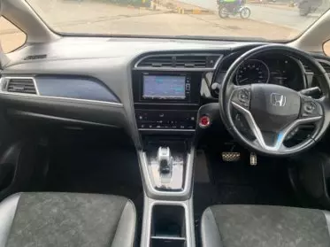Honda Fit shuttle hybrid