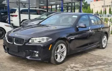 BMW 528i
