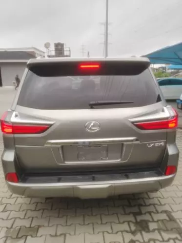 Lexus LX 570