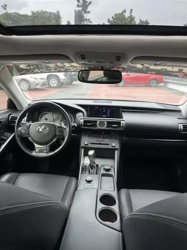Lexus IS 200