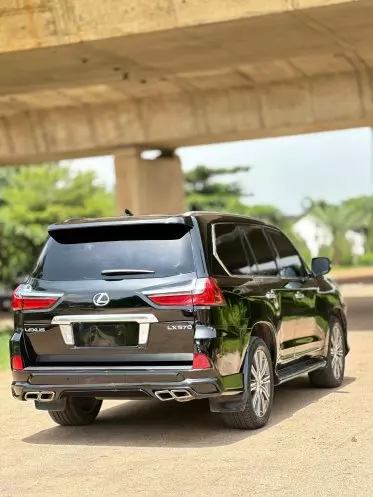 Lexus LX 570